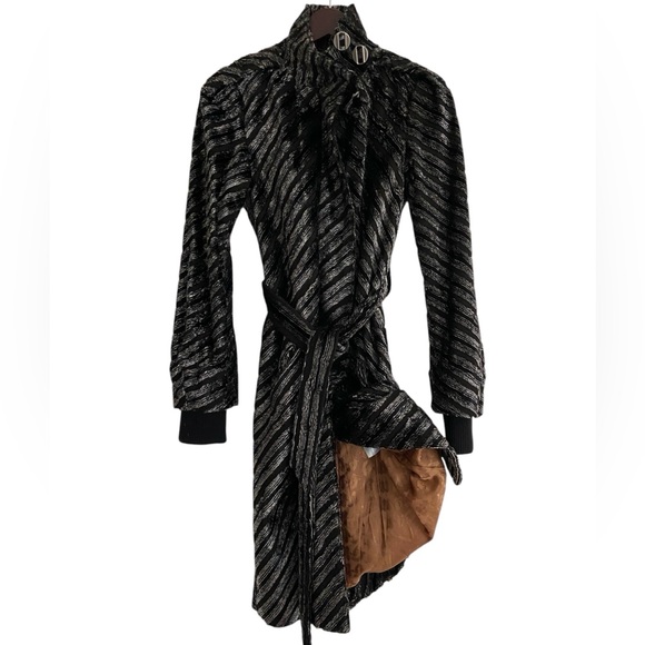 NWOT L.A.M.B Gwen stefani faux fur pattern trench Striped Coat x3 host pick!!♥️ - Picture 2 of 8